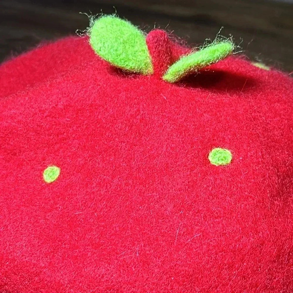 Beret Strawberry Green Leaf Red Ribbon Hat Cap Headwear Ladies/Women’s - Picture 3 of 4